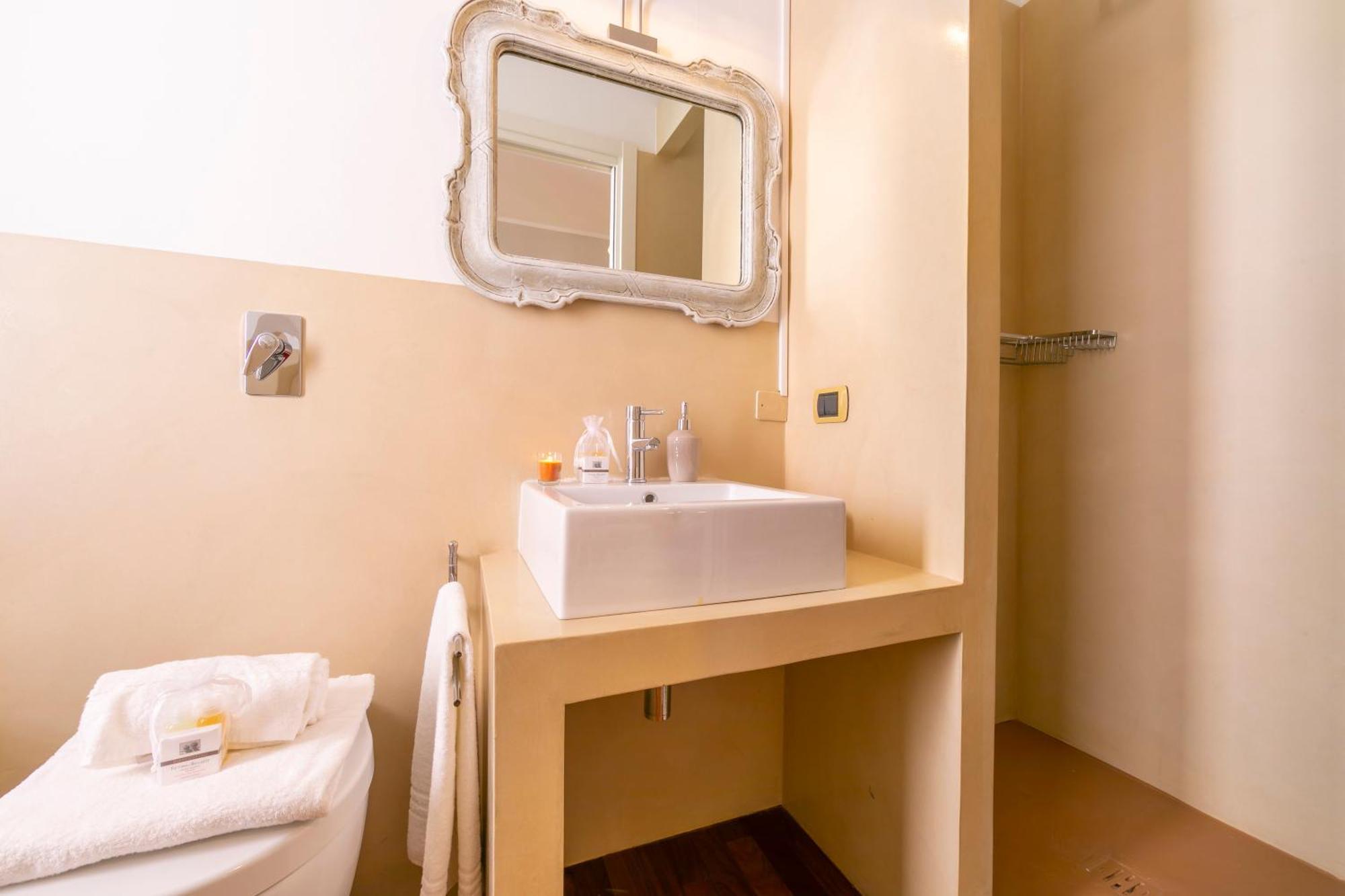 Appartamento Il Golfo Lake View - Happy Rentals 라베노 외부 사진