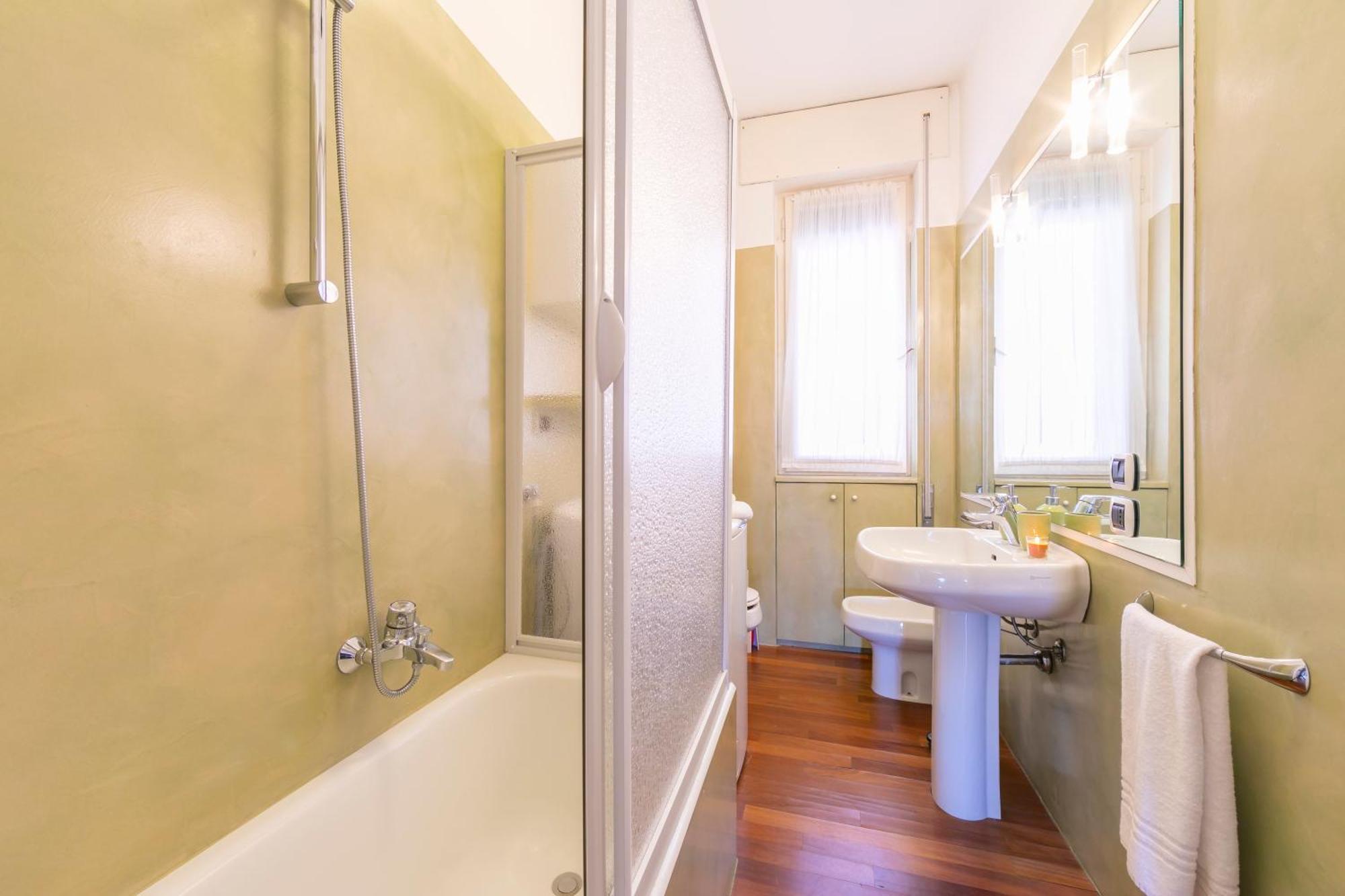 Appartamento Il Golfo Lake View - Happy Rentals 라베노 외부 사진