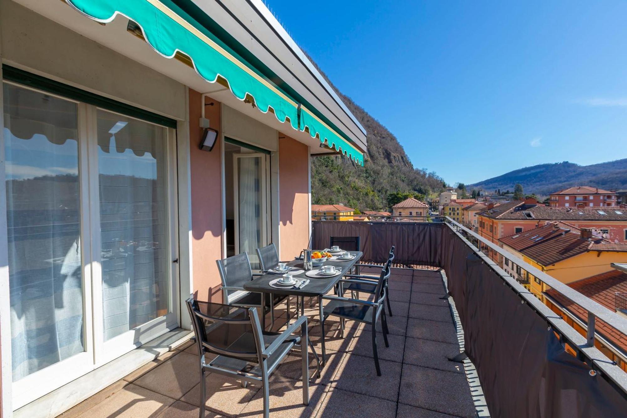 Appartamento Il Golfo Lake View - Happy Rentals 라베노 외부 사진